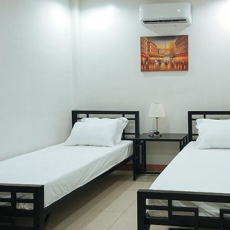Kris And Frans Inn Davao Exterior foto
